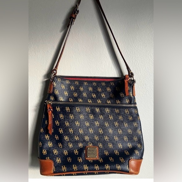 Dooney and Bourke Gretta Shoulder EUC Classic Old Money Bag Navy - Picture 13 of 13